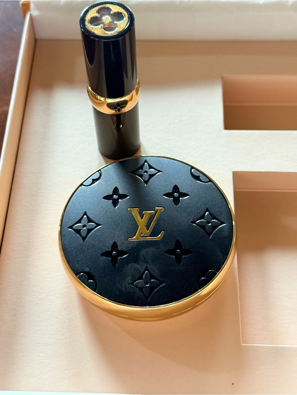 Louis Vuitton Makeup Duo Gift Set NWT. Box included. Never used. - Picture 6 of 16